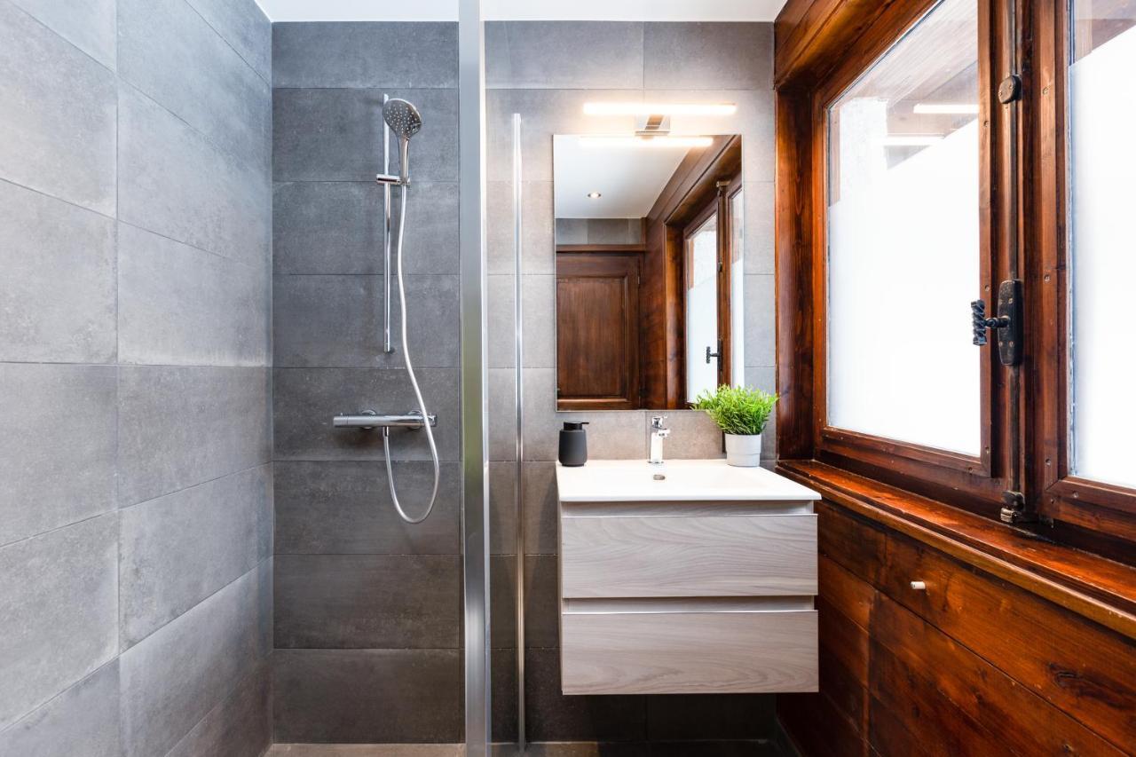 Chalet Les Praz - 280Sqm - Sauna Cinema Fitness - 5 Bedrooms In Heart Of Les Praz - By Cozee Rentals Chamonix ภายนอก รูปภาพ
