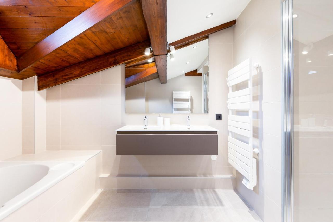Chalet Les Praz - 280Sqm - Sauna Cinema Fitness - 5 Bedrooms In Heart Of Les Praz - By Cozee Rentals Chamonix ภายนอก รูปภาพ