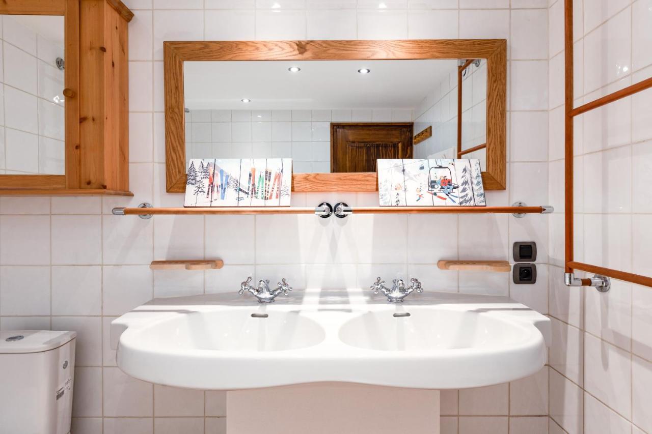 Chalet Les Praz - 280Sqm - Sauna Cinema Fitness - 5 Bedrooms In Heart Of Les Praz - By Cozee Rentals Chamonix ภายนอก รูปภาพ